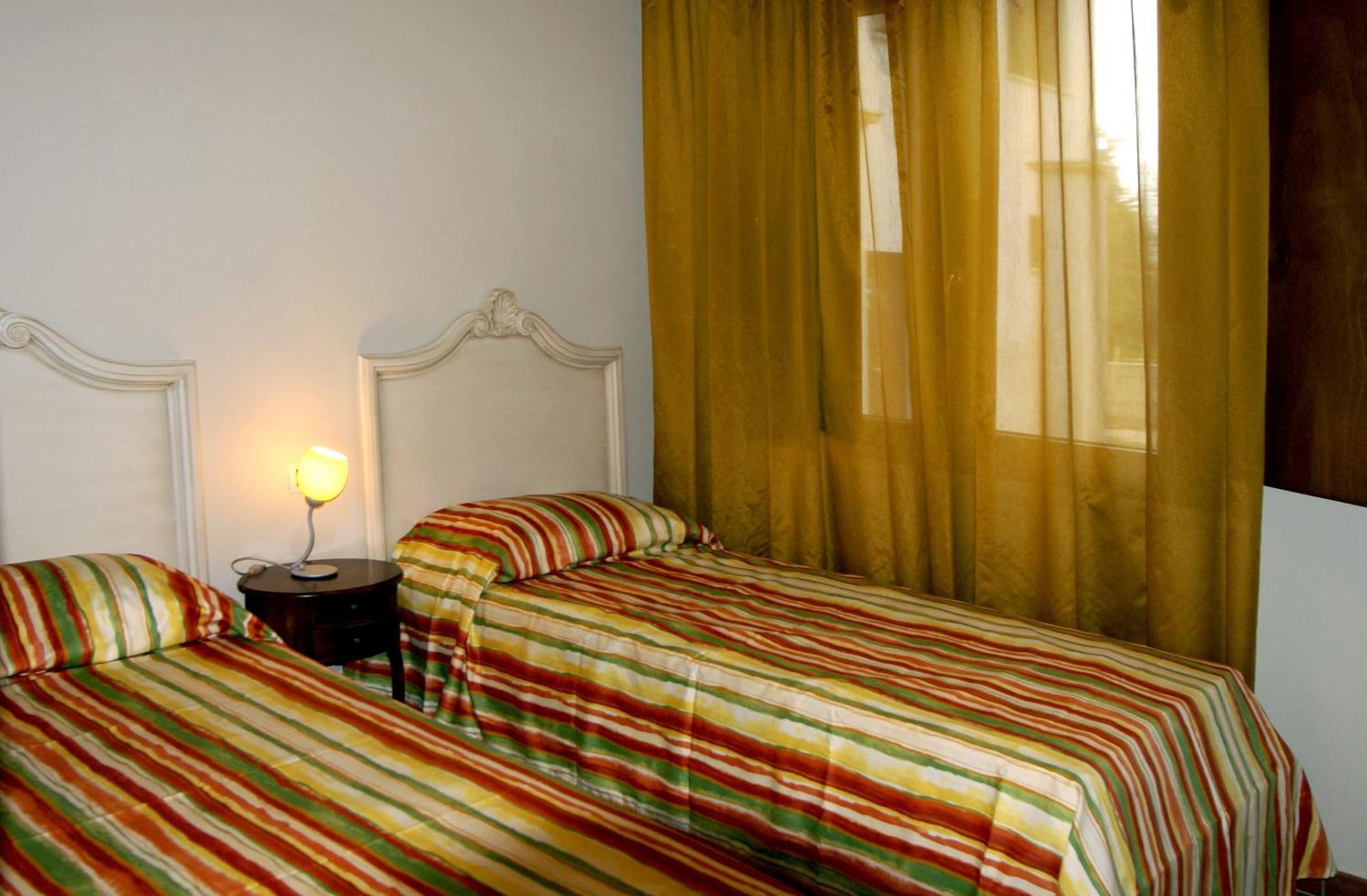 Le Corti Del Sole Residence เวนตูรีนา แตร์เม ภายนอก รูปภาพ