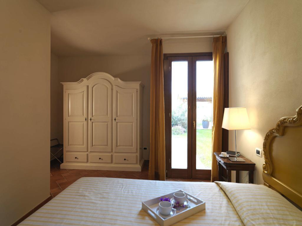 Le Corti Del Sole Residence เวนตูรีนา แตร์เม ภายนอก รูปภาพ