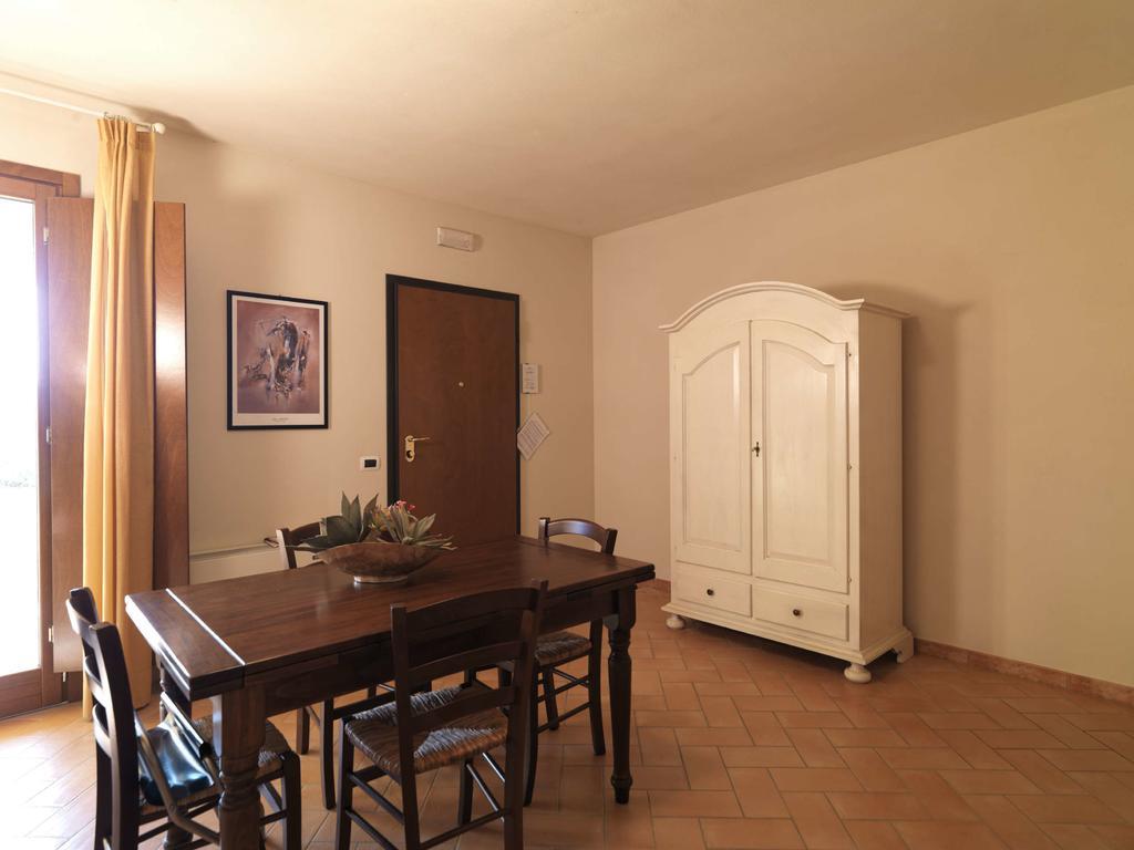 Le Corti Del Sole Residence เวนตูรีนา แตร์เม ภายนอก รูปภาพ