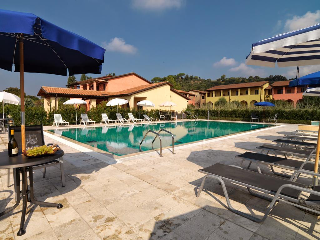 Le Corti Del Sole Residence เวนตูรีนา แตร์เม ภายนอก รูปภาพ