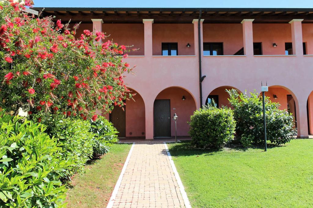 Le Corti Del Sole Residence เวนตูรีนา แตร์เม ภายนอก รูปภาพ