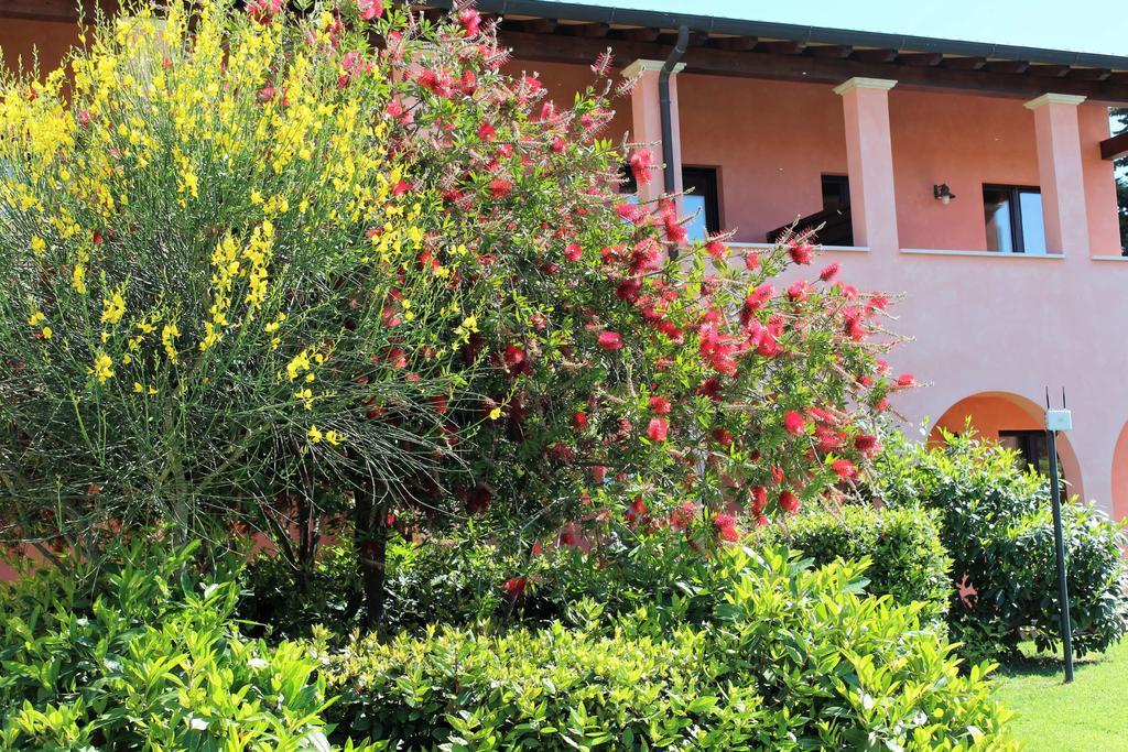 Le Corti Del Sole Residence เวนตูรีนา แตร์เม ภายนอก รูปภาพ