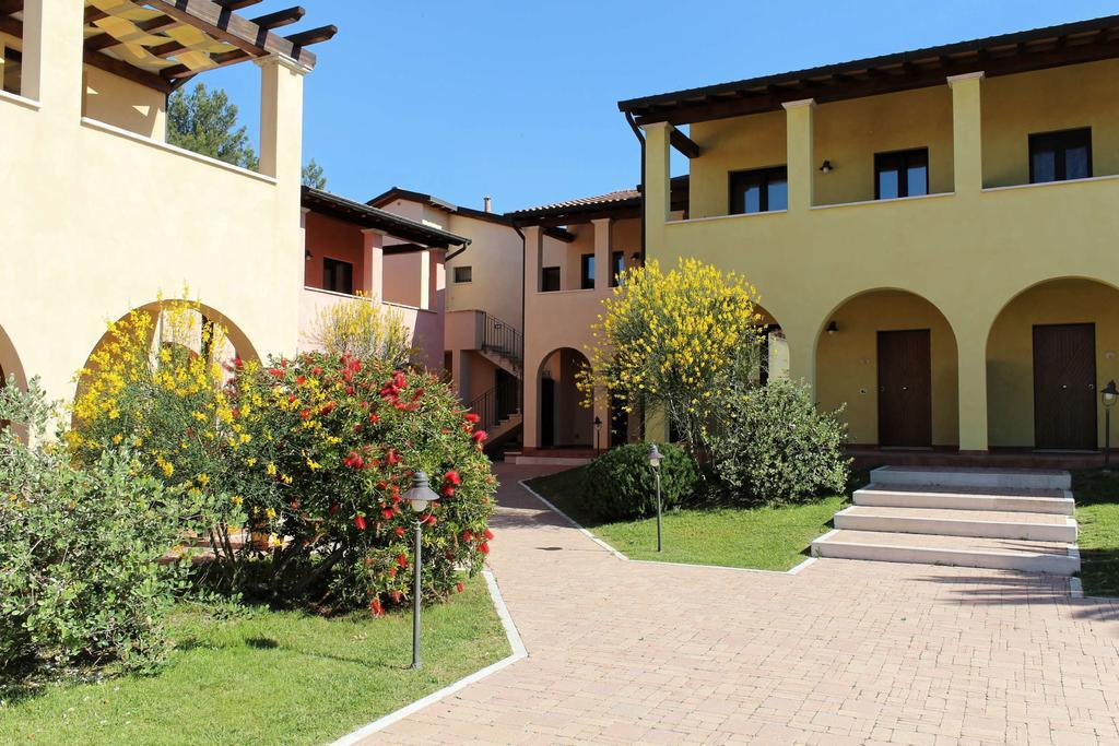 Le Corti Del Sole Residence เวนตูรีนา แตร์เม ภายนอก รูปภาพ