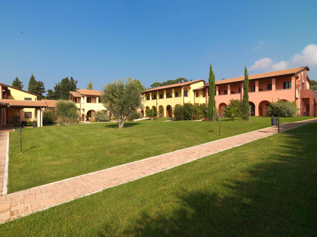 Le Corti Del Sole Residence เวนตูรีนา แตร์เม ภายนอก รูปภาพ