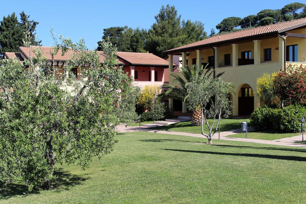 Le Corti Del Sole Residence เวนตูรีนา แตร์เม ภายนอก รูปภาพ